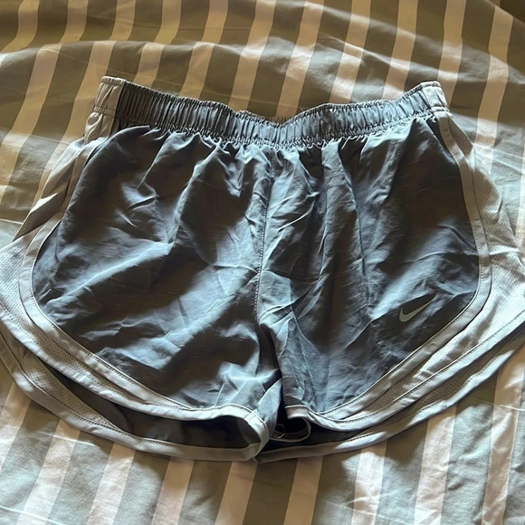 Nike grey running shorts with built in spankies size M - Picture 1 of 11